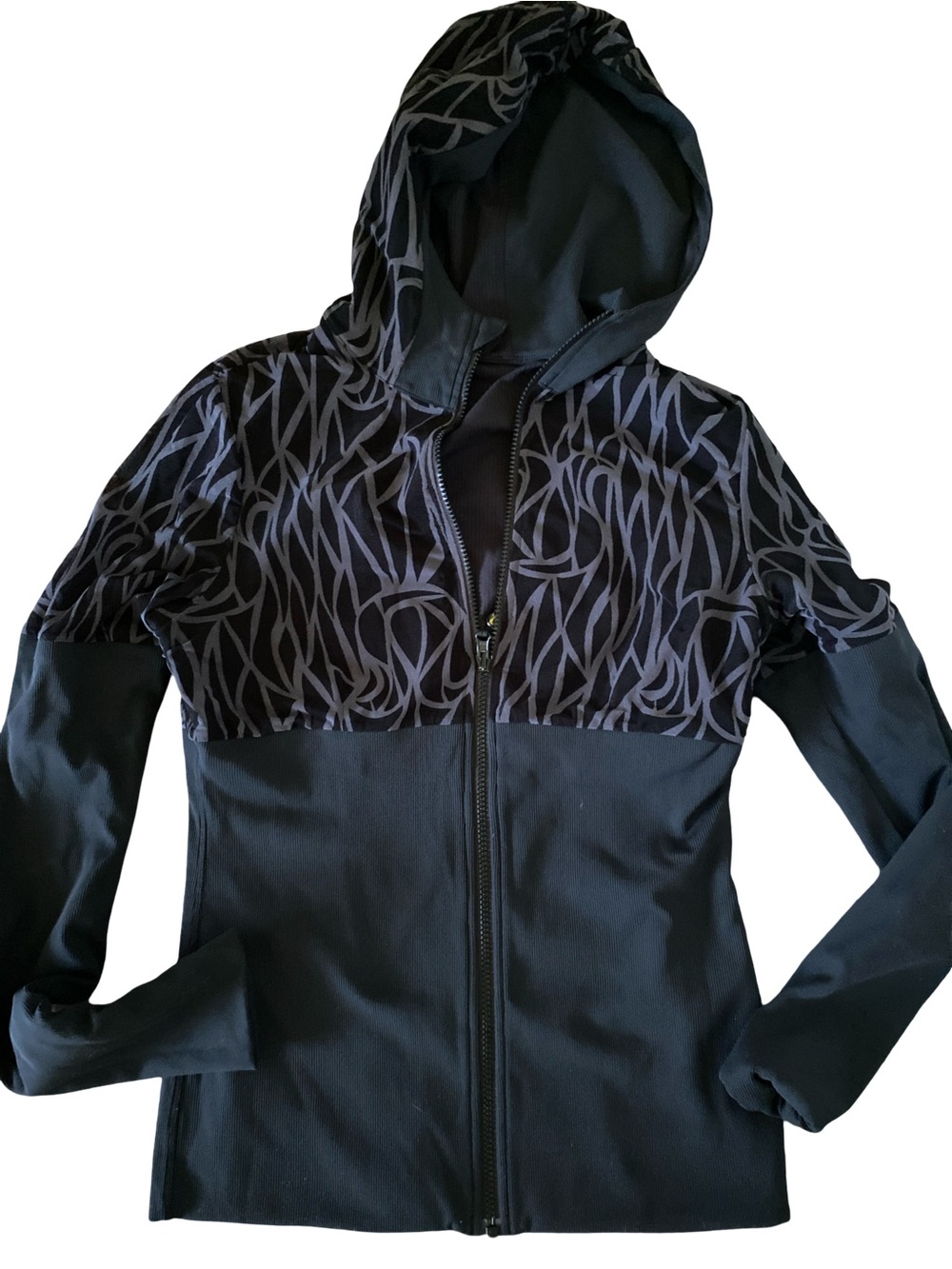 Lululemon Reversible Hooded Zip Jacket Abstract Pattern -8 black , gray